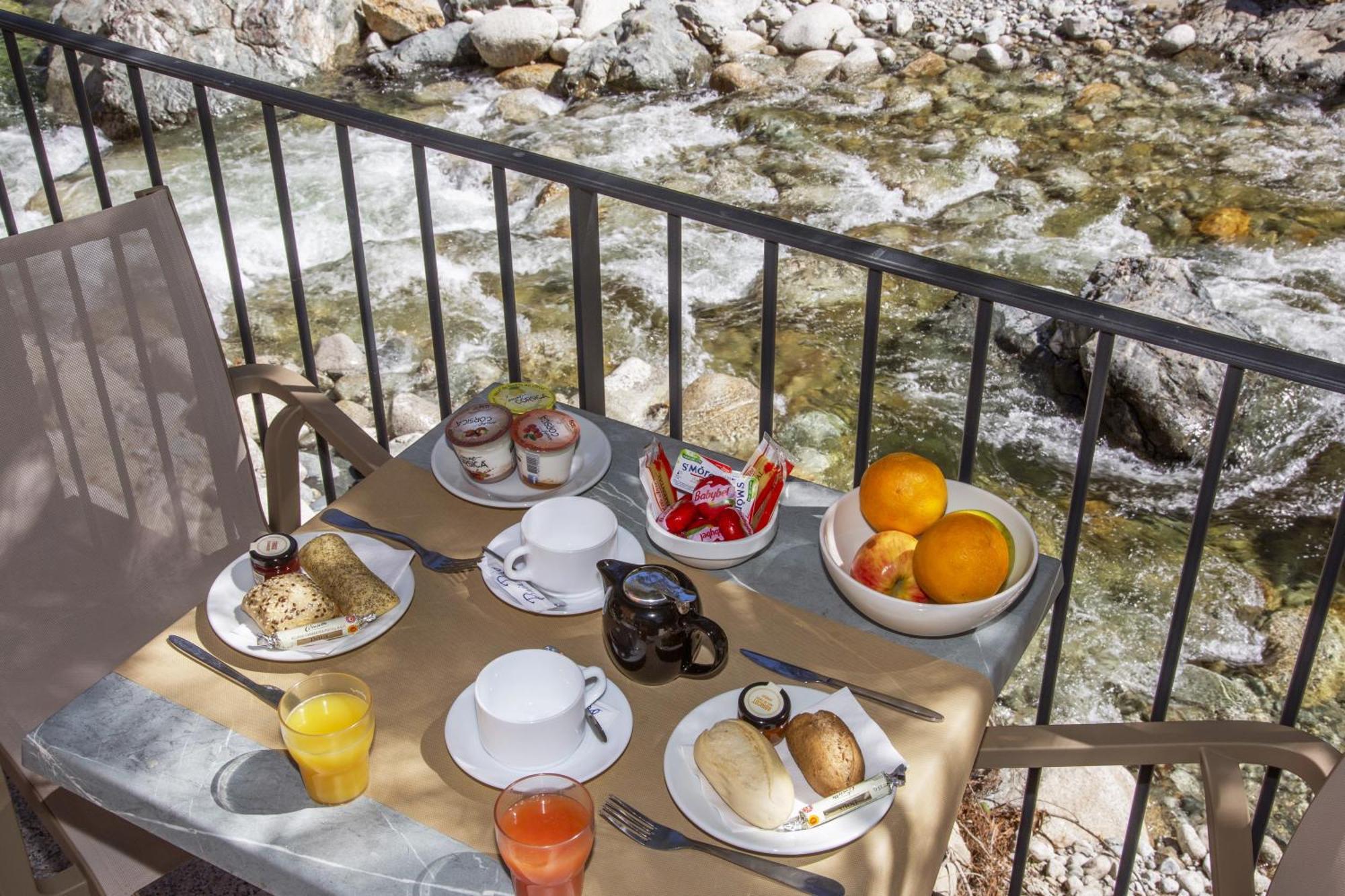 Les Jardins De La Glacière Corte  Buitenkant foto